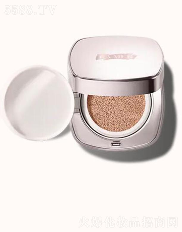 ��Ԋ�m�죨�Ϻ������Q(m��o)���޹�˾�����{(l��n)֮�i�̹⟨׃��|�۵�Һ12̖(h��o)��Ȼɫ�ʬF(xi��n)�־þ��y��