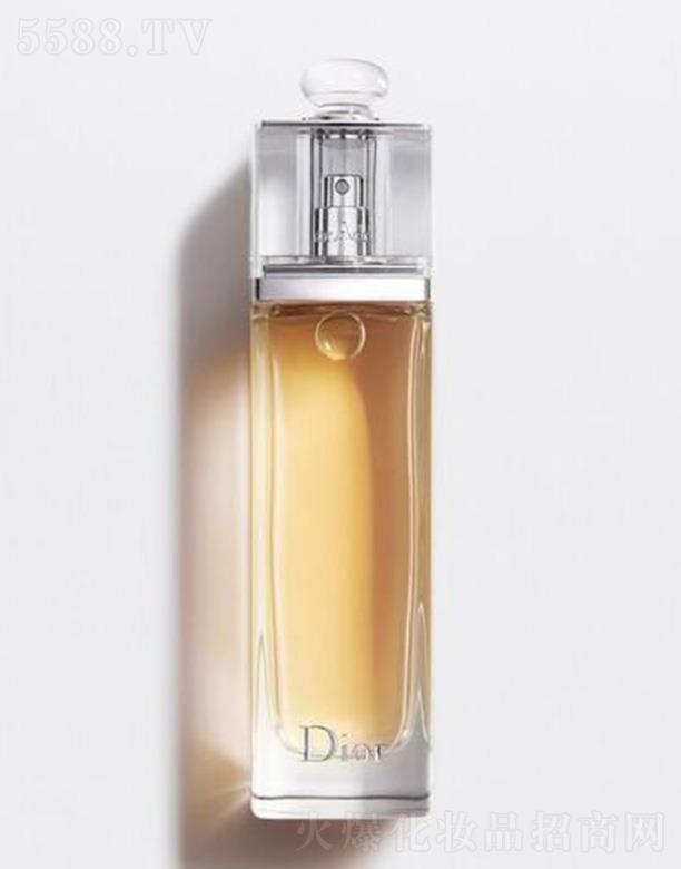 ��������̄�(w��)���Ϻ������޹�˾���ϊW�Ȼ�Ůʿ����ˮ �r�����ԃ�(y��u)�űM�F(xi��n)�����˵ĸ������{(di��o)�M�@����