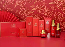 瑞蛇迎春，福滿(mǎn)人間，西采清顏愿你萬(wàn)事如意春意盎然！