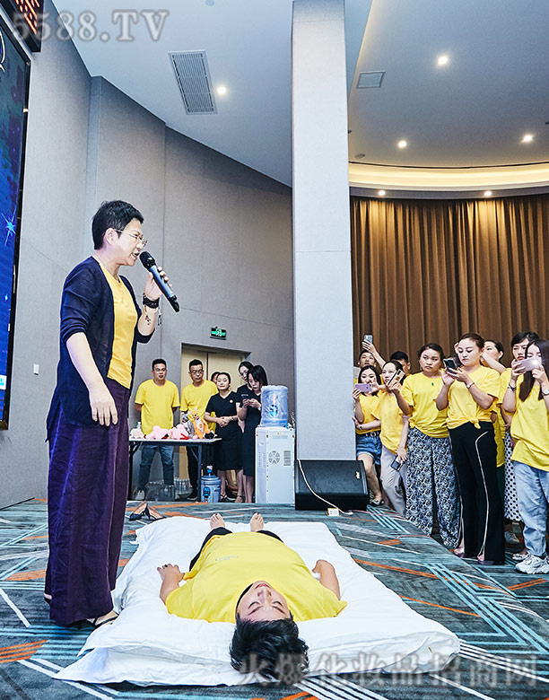 �F(xi��n)��(ch��ng)չʾ