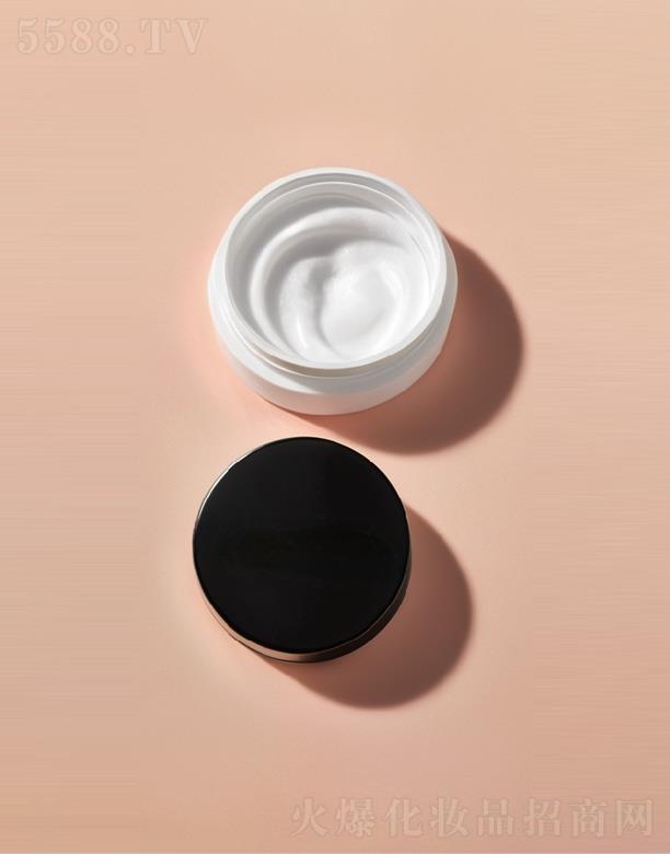 ���A������y��|˪