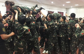 ֻ���B��ƴ�������ܳ�Խ������