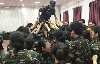 �Θ�ƥ�R�y��Խ�����˱��F���L�ǣ�